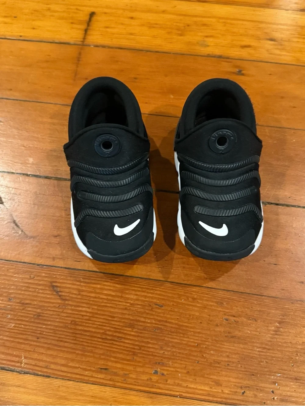 Nike Dynamo 2 EasyOn Preschool size 6C